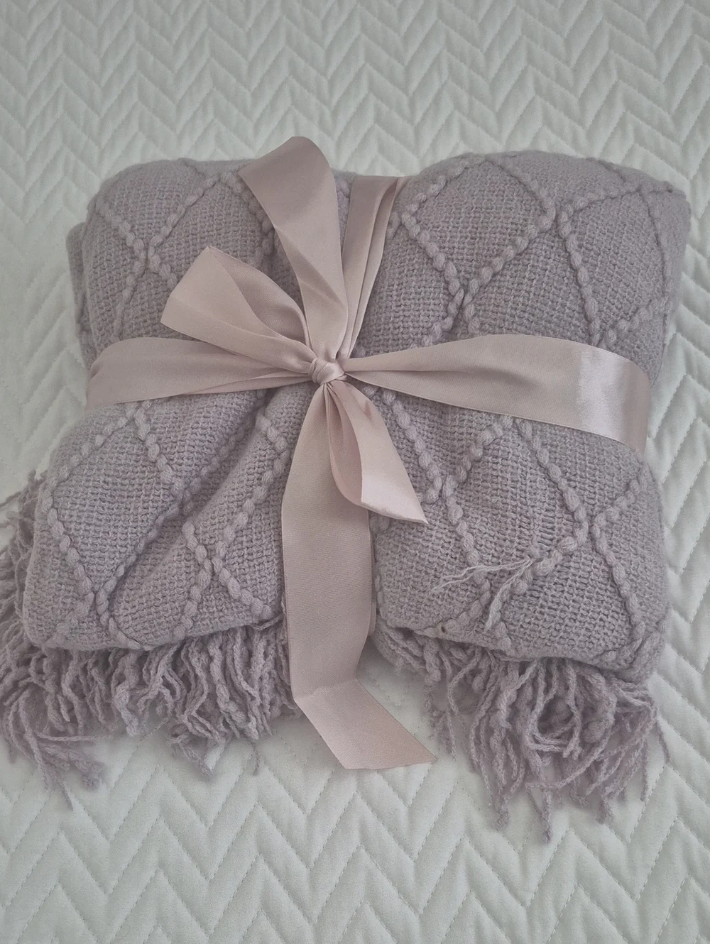 Lilac Knit Fringe Throw Blanket - Unbranded.new Never Used. A Gift. Not My Color